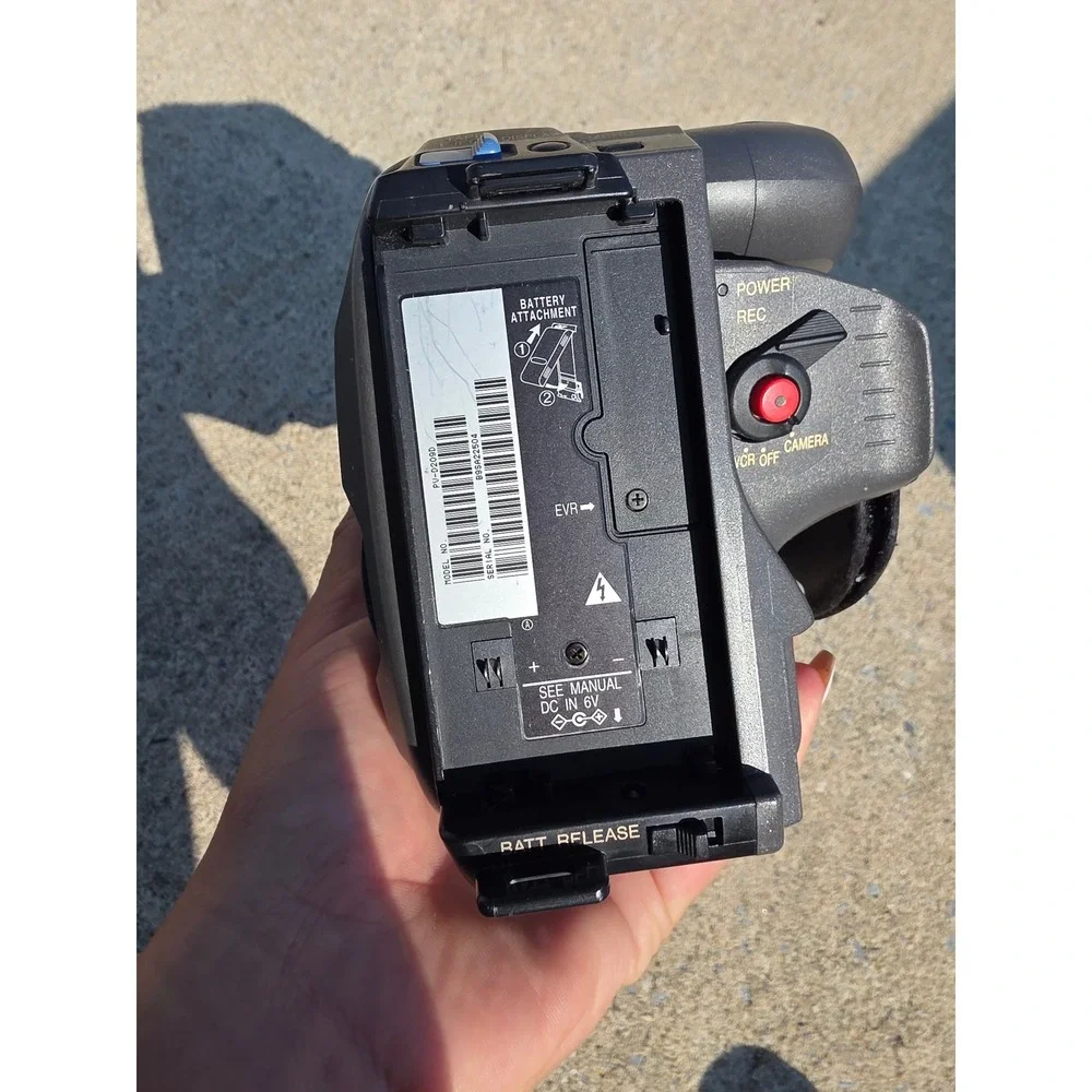 Panasonic Palmcorder PV-D209 VHS-C Camcorder 26x Optical Zoom Digital EIS Gray
